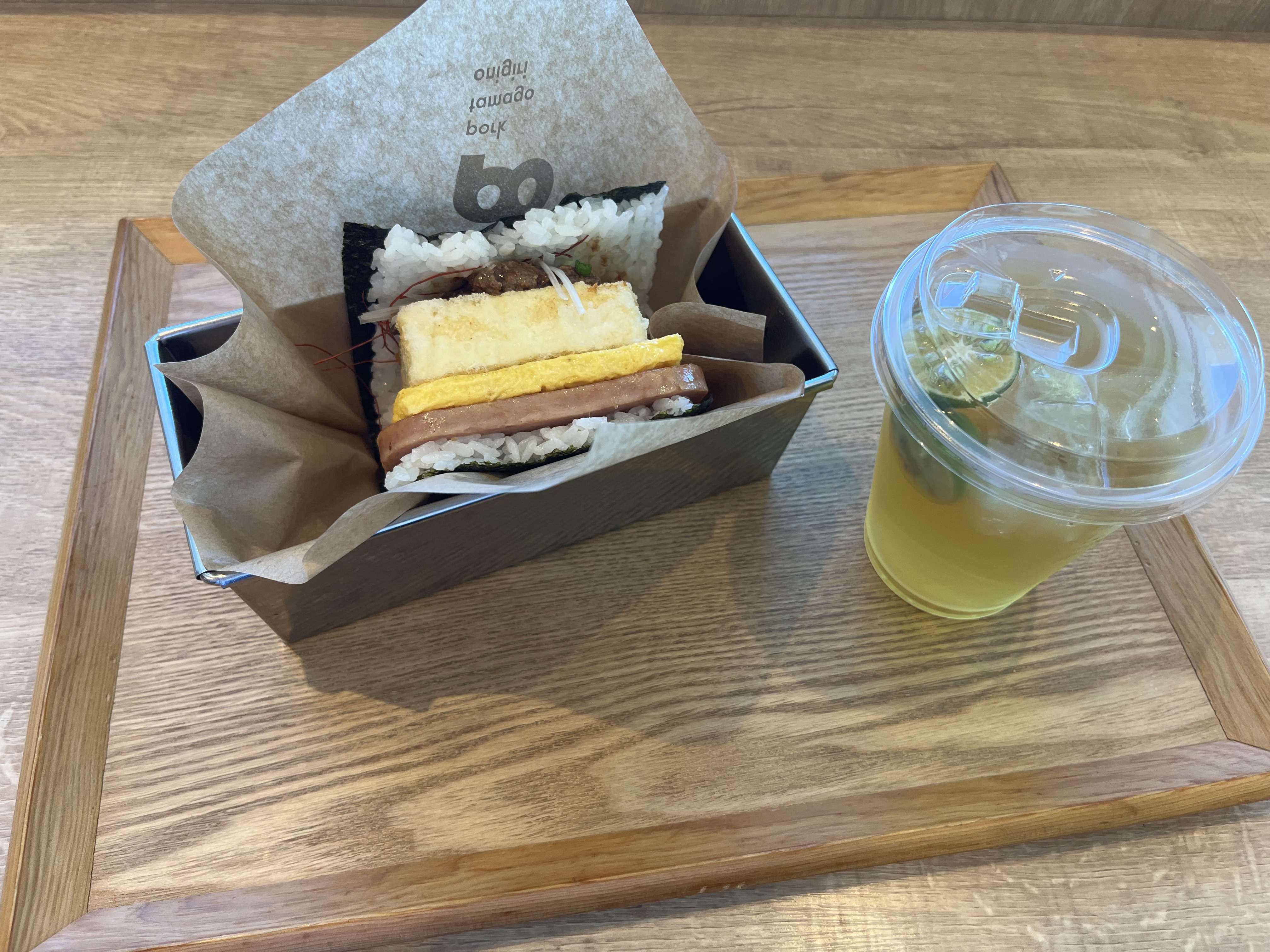 이름 모를 건물